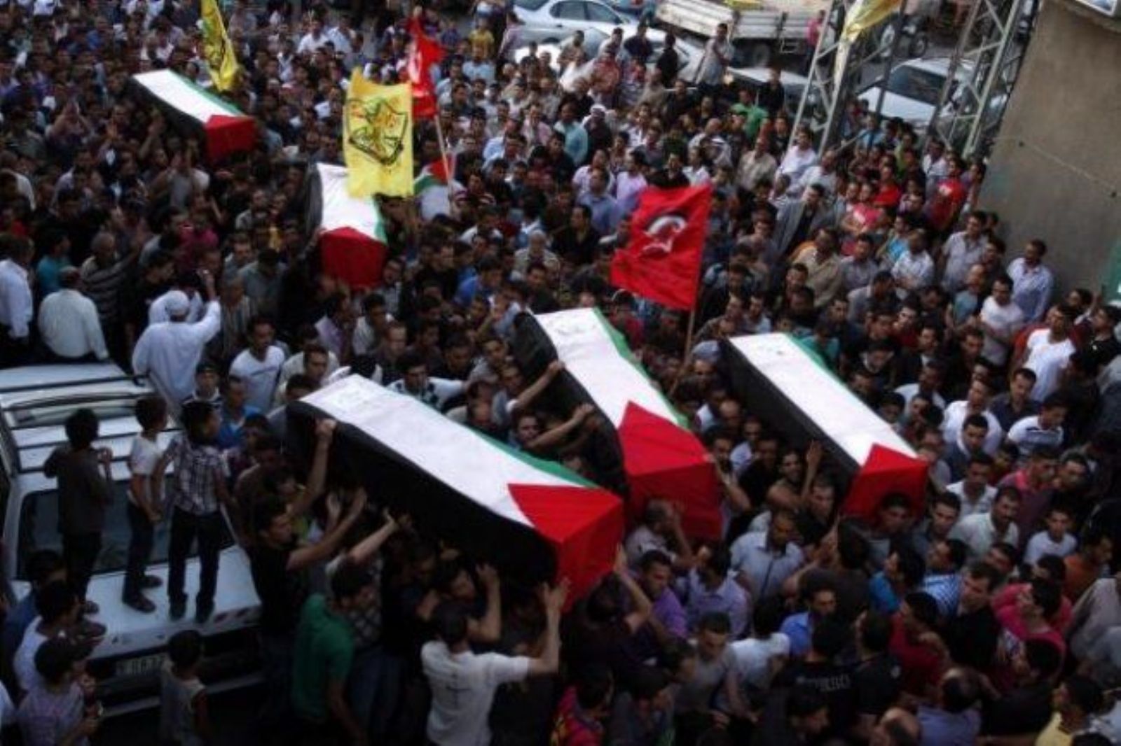 سلطات الإحتلال الإسرائيلي ستسلم جثامين 3 شهداء اليوم الجمعة