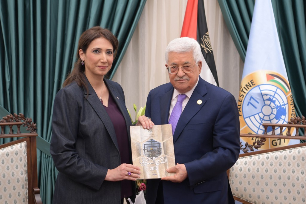 الرئيس الفلسطيني يدعو جهاز الإحصاء لتوفير كل ما يلزم للجنة الانتخابات