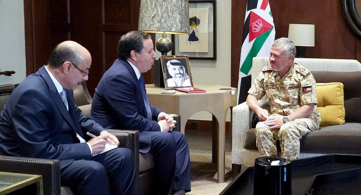 جلالة الملك عبدالله الثاني يستقبل وزير الخارجية التونسي