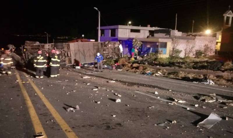 تونس.. ارتفاع عدد ضحايا حادث الحافلة إلى 24 قتيلاً و18 جريحاً