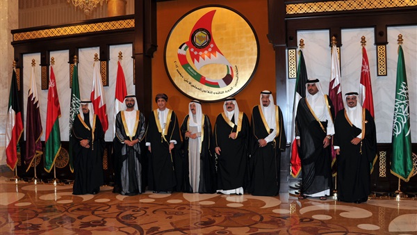 باحث كويتي: قطر وعمان ستنسحبان من مجلس التعاون الخليجي