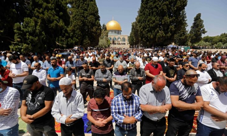35 ألفاً يؤدون صلاة الجمعة في المسجد الأقصى