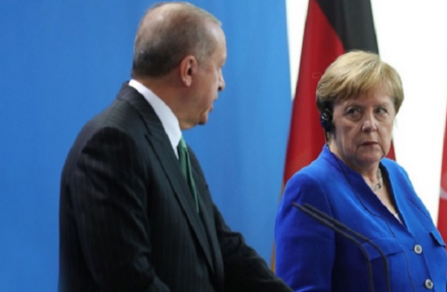 ميركل تطالب أردوغان بوقف العدوان العسكري في سوريا فوراً