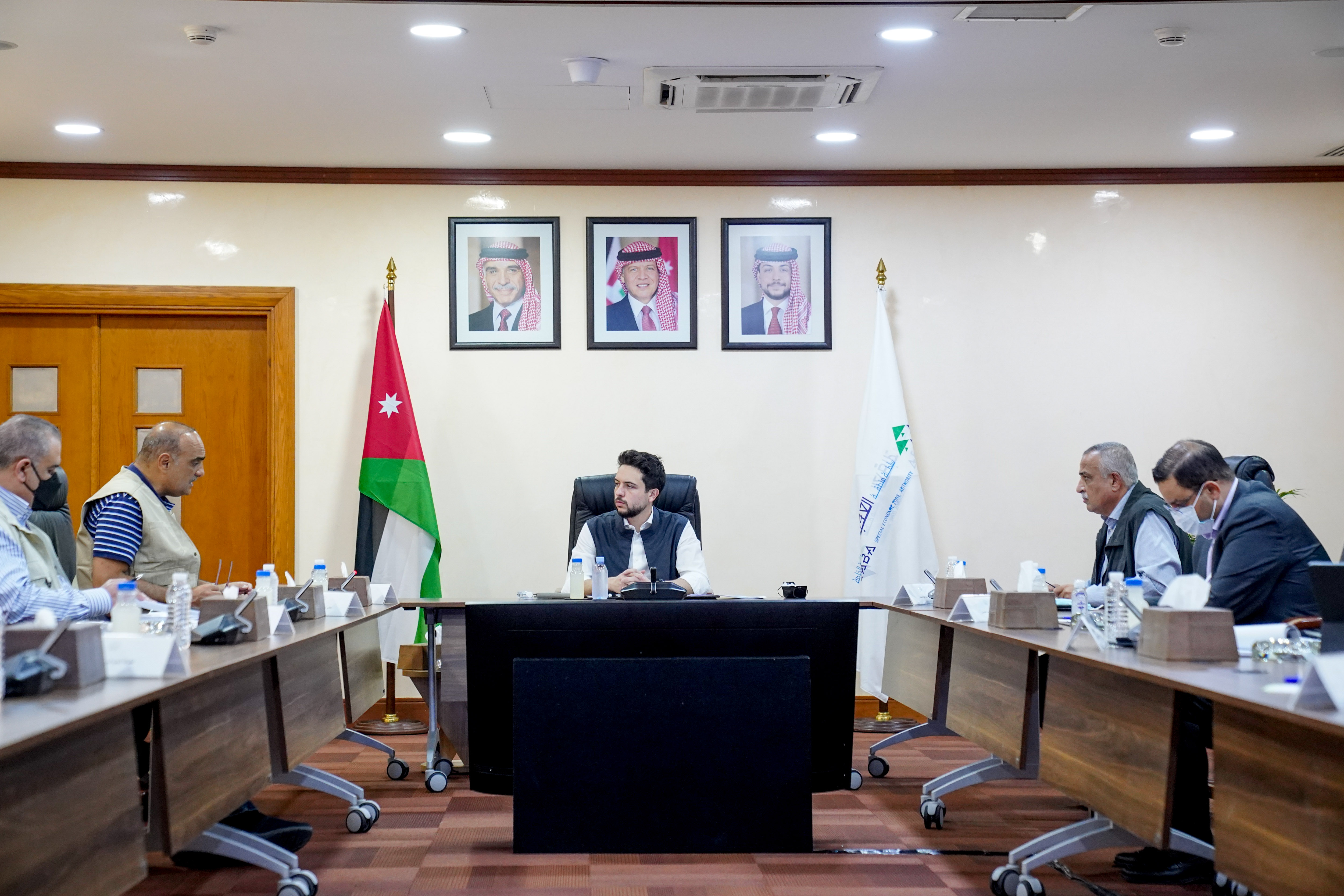 ولي العهد يترأس اجتماعاً في سلطة منطقة العقبة الاقتصادية الخاصة