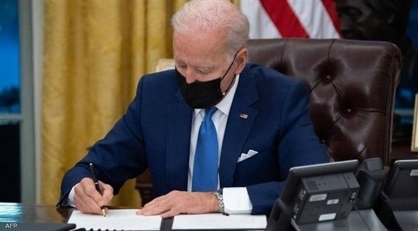 بايدن يبطل قرارات أصدرها ترامب