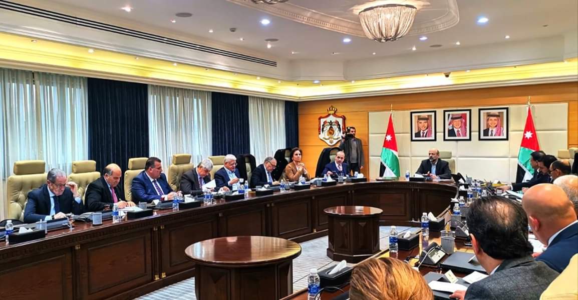 الرزاز يترأس اجتماعاً لتعزيز دور قطاع الإنشاءات في التنمية وتشغيل الأردنيين