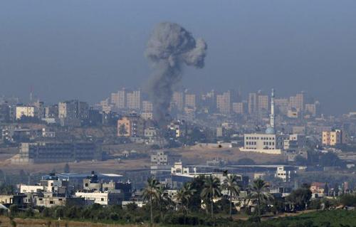 محدث-الطيران الحربي الإسرائيلي يشن عددة غارات على مواقع في قطاع غزة
