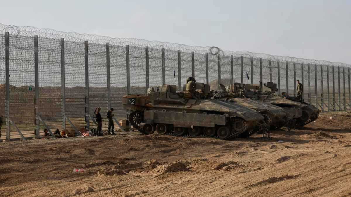 إسرائيل تعزز انتشار قواتها على حدود لبنان وسوريا