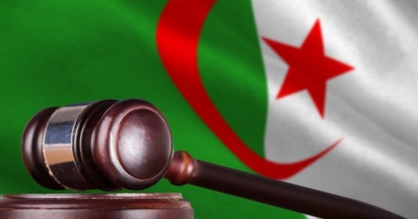 المدعي العام الجزائري يحيل رئيس حكومة سابق و4 وزراء للمحكمة العليا بتهمة الفساد