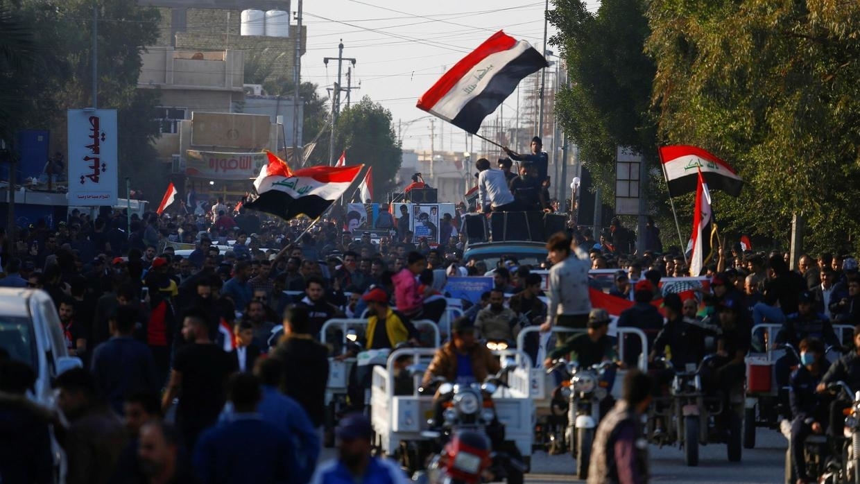 العراق: إضراب وإغلاق شوارع في محافظة كربلاء بسبب مقتل متظاهرين