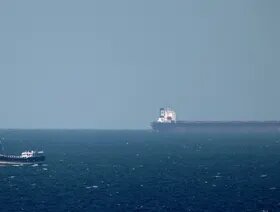 البحرية الدولية: فرض رسوم على عبور هرمز سيشكل “سابقة خطيرة”