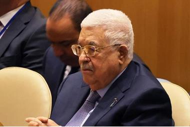 عباس: نطالب بحماية دولية للشعب الفلسطيني