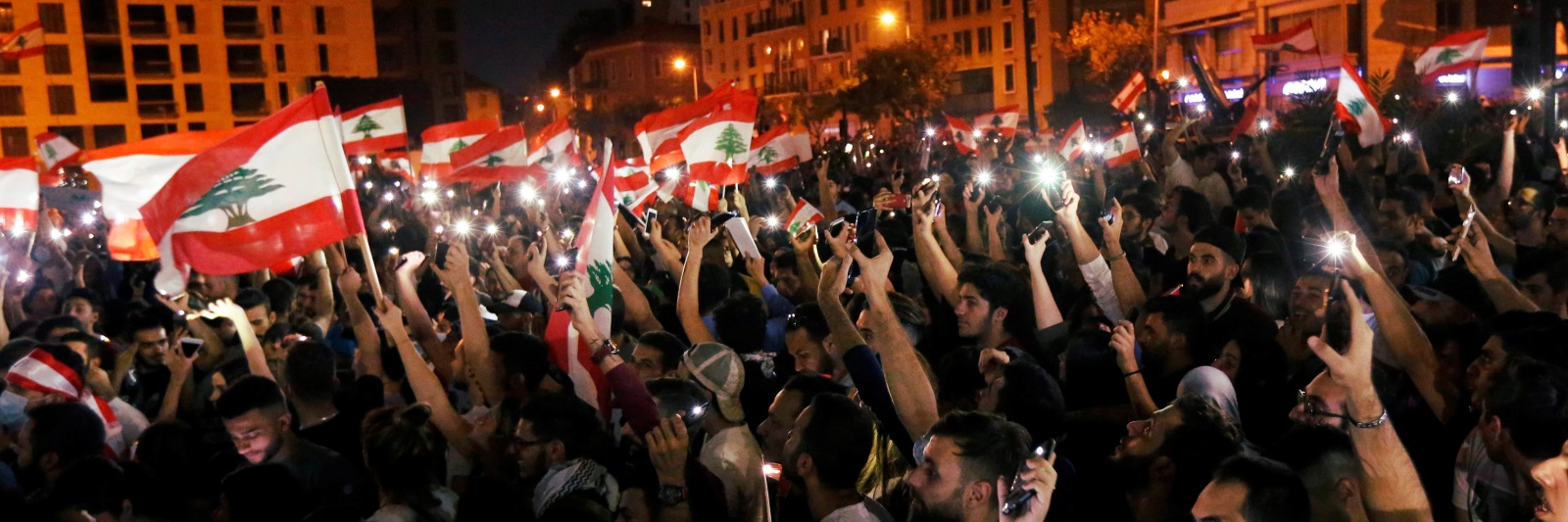 انتفاضة لبنان مستمرة والمتظاهرين يبتكرون أفكار جديدة