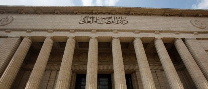 المؤبد لـ6 متهمين بينهم بديع والشاطر وبراءة 6 آخرين في أحداث مكتب الإرشاد