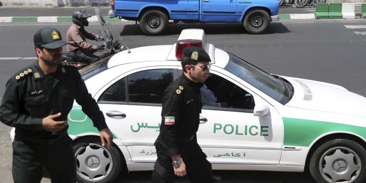 اتساع نطاق الاحتجاجات المناهضة للحكومة في إيران..و”عكاظ”تنتقد “الجزيرة” لتجاهلها