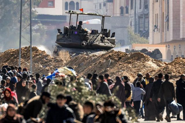 218 يوم للحرب على غزة: إخلاء مناطق جديدة في رفح