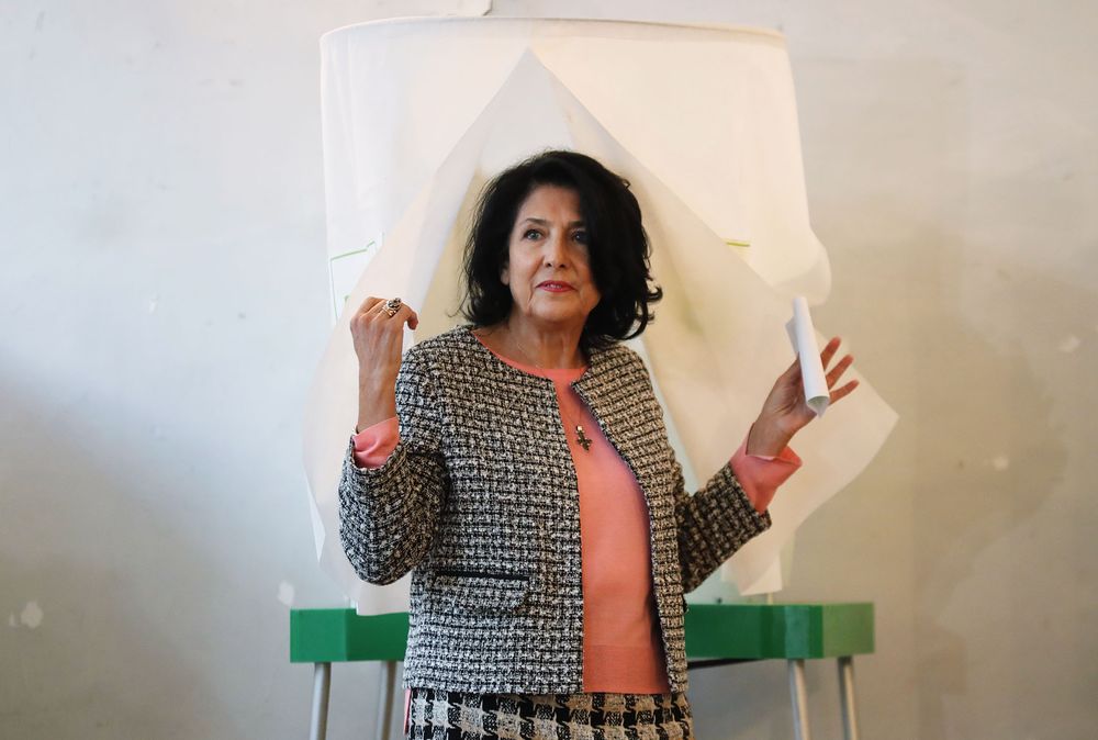 جورجيا تنتخب سالومي زورابيشفيلي أول رئيسة لها