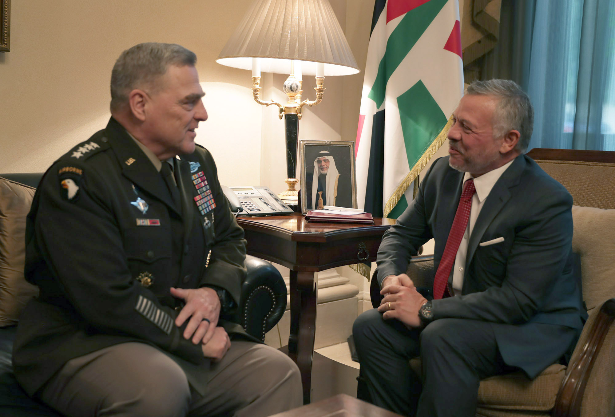 جلالة الملك عبدالله الثاني يلتقي رئيس هيئة الأركان المشتركة للجيش الأميركي