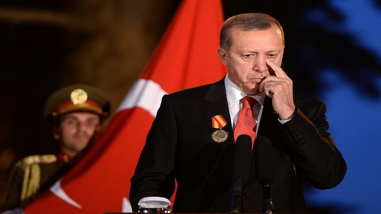 اردوغان يصادق على التعديل الدستوري القاضي بتوسيع صلاحياته