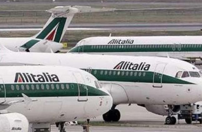 بسبب إضرابات الموظفين .. الخطوط الجوية الإيطالية تلغى 95 رحلة جوية