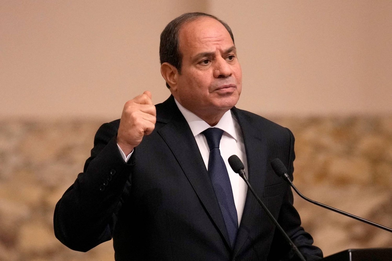 السيسي يجدد التحذير من أي عمليات عسكرية في رفح