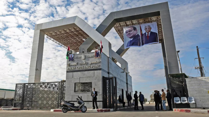 مصر تواصل فتح معبر رفح لدخول الحالات الإنسانية لغزة