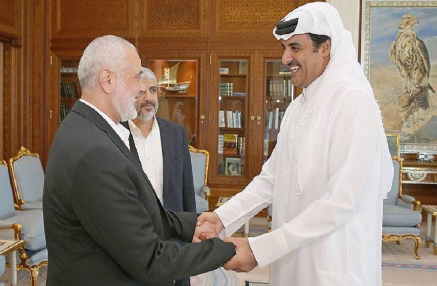 أمير قطر يلتقي قيادة حماس ممثلة بمشعل وهنية في الدوحة