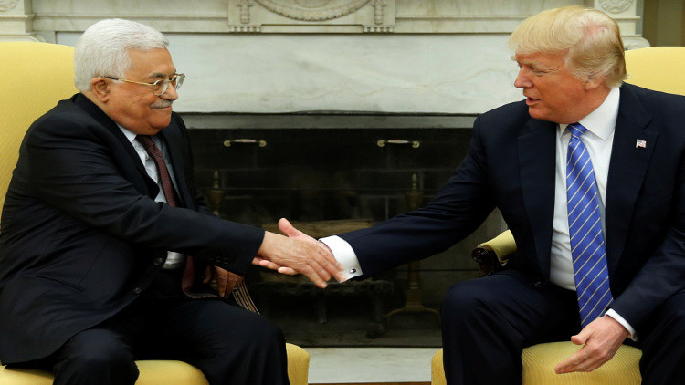ترامب وعباس يؤكدان التزامهما بتحقيق السلام