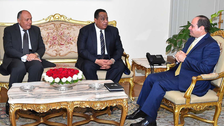 رسالة من البشير إلى السيسي حملت بعض “الانشغالات السودانية”