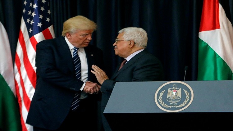 عباس يدعو نتنياهو لعدم تفويت عرض ترامب للسلام