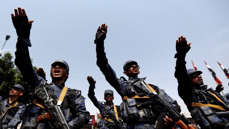 الحوثيون يعتقلون 3 موظفين في السفارة الأمريكية في صنعاء