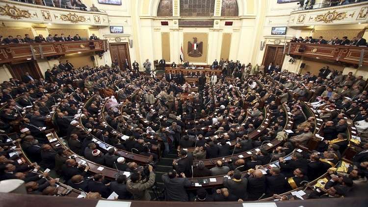 البرلمان المصري يشن هجوما لاذعا على الحكومة