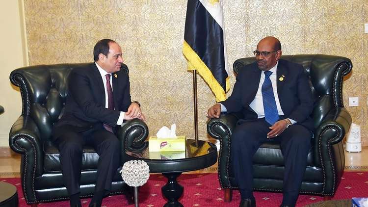 خلال لقاء قمة.. السيسي والبشير يتفقان على أولى الخطوات العملية لـ”تجاوز جميع العقبات”