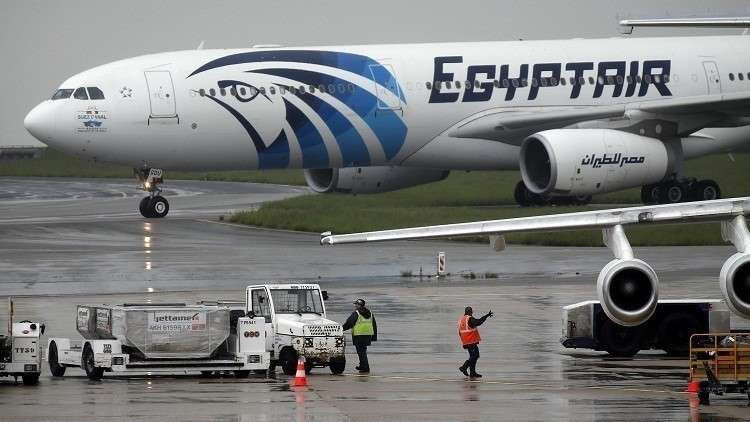 إحباط محاولة اقتحام قمرة قيادة “مصر للطيران” وعودة الطائرة