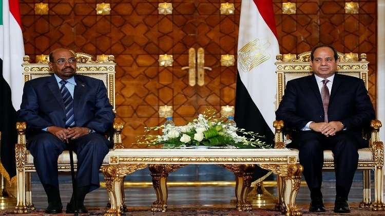 البشير يبدأ زيارة رسمية إلى مصر