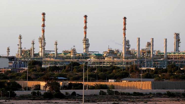 ليبيا.. جماعة مسلحة تهاجم خطا لأنابيب النفط