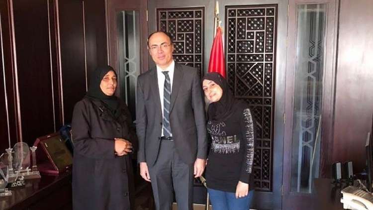 سفارة مصر لدى سوريا تنقذ عائلتين مصريتين من الغوطة الشرقية والحجر الأسود