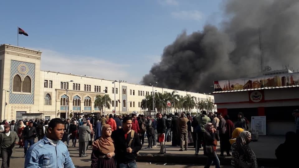 ارتفاع عدد ضحايا حادث قاطرة محطة مصر إلى 25 قتيلا و40 مصابا