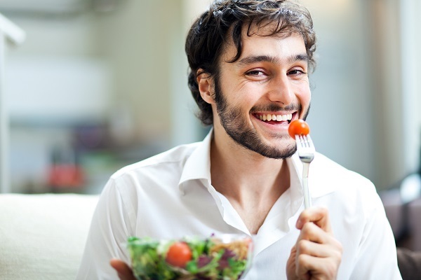 5 أطعمة تجنب تناولها قبل العلاقة الحميمة