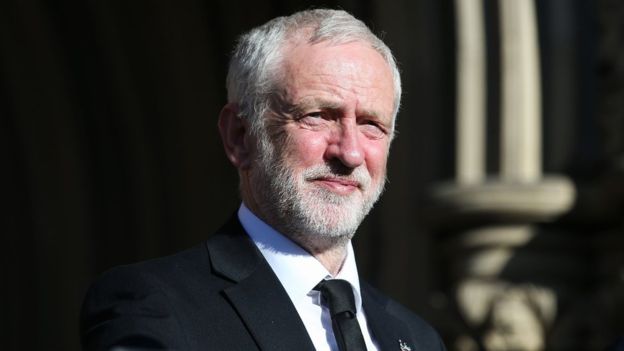 كوربين زعيم حزب العمال البريطاني يوافق على إجراء انتخابات مبكرة