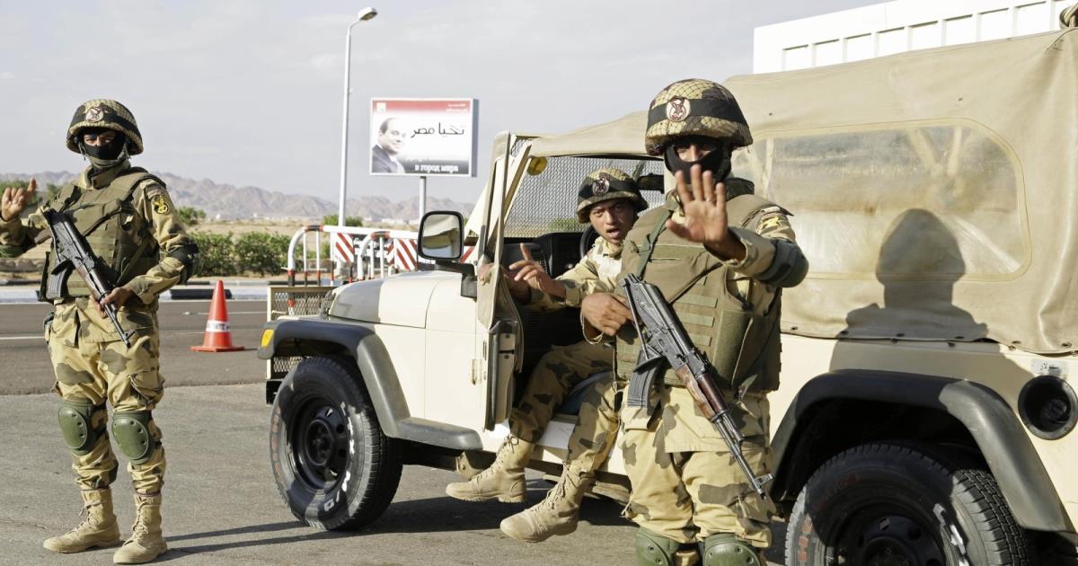 إستشهاد جندي مصري وإصابة ضابطين جنوب العريش