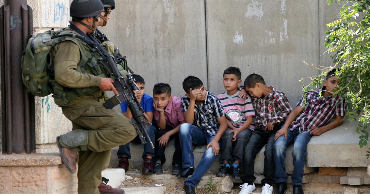 نائب أميركي: ضرائبنا تذهب لإعتقال أطفال فلسطين