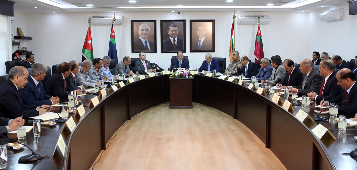 نائب جلالة الملك الأمير فيصل يزور وزارة الداخلية ويلتقي المحافظين