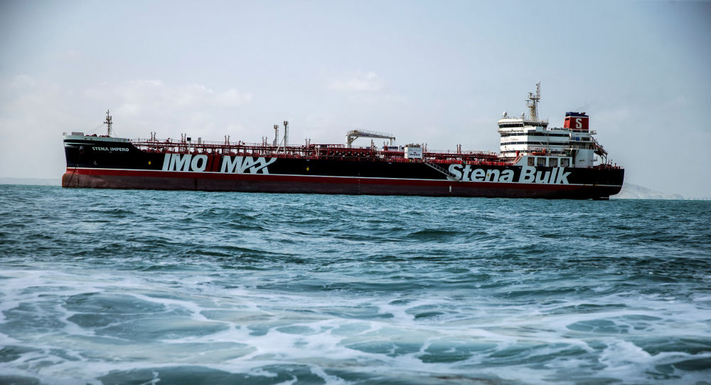 إيران تقرر إطلاق سراح 7 من أفراد طاقم ناقلة بريطانية محتجزة