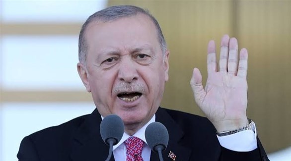 أردوغان يفقد الثقة في محافظ البنك المركزي