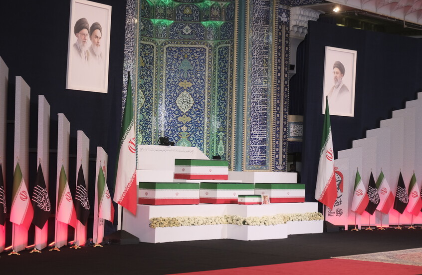 ترامب يمنح إيران “مهلة أسبوع” لإقامة جنازة خامنئي