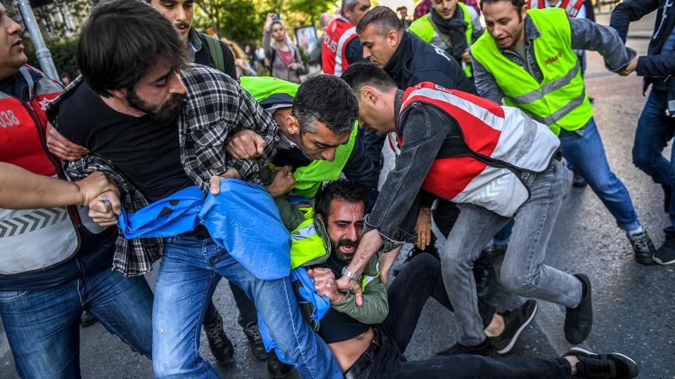 77 ألف ينتظرون المحاكمة...المحكمة الدستورية التركية تؤكد انتهاكات أردوغان لحرية التعبير والأمن الشخص