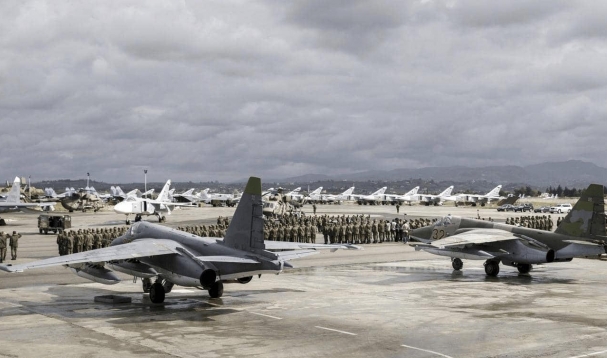 الدفاع الروسية: تدمير طائرتين مسيرتين حاولتا مهاجمة قاعدة حميميم في سوريا