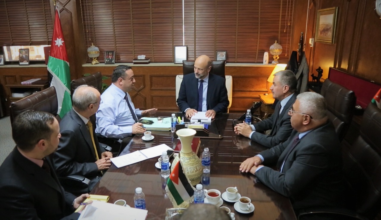 الرزّاز يترأس جانباً من اجتماع الفريق المكلّف بتصويب المخالفات الموثّقة لدى ديوان المحاسبة