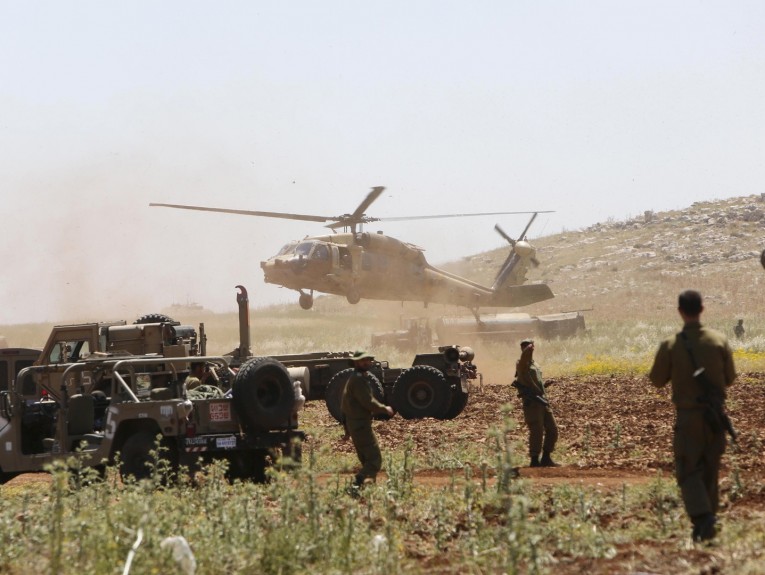 جيش الإحتلال الإسرائيلي:مناورات عسكرية في المنطقة المجاورة لقطاع غزة الاثنين